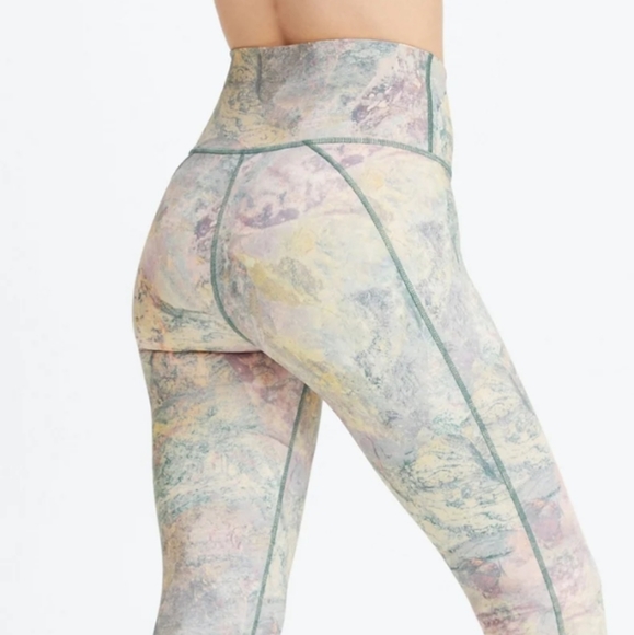🍉NWT XS Fabletics Define High Waisted 7/8 Legging - Picture 1 of 4